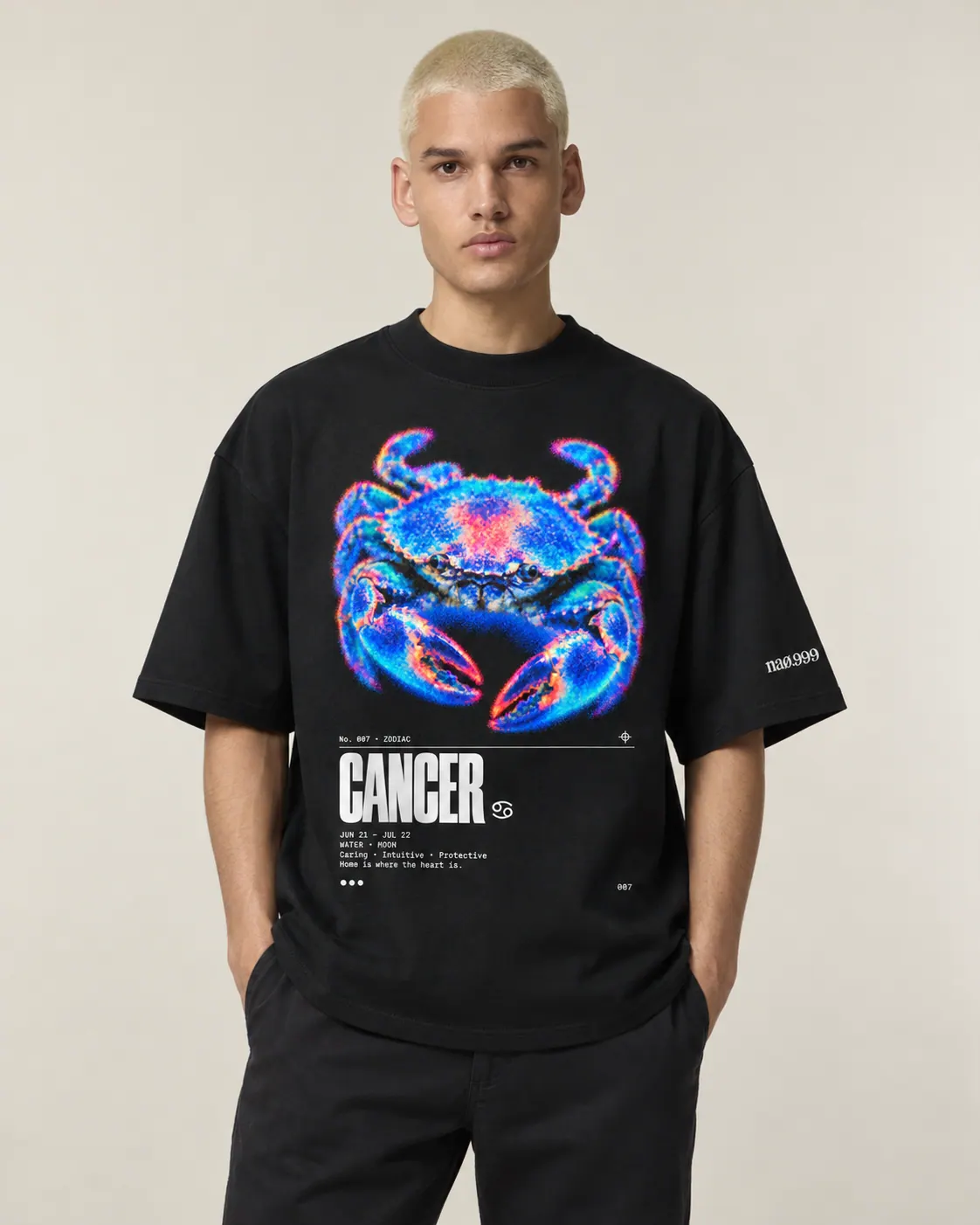 Cancer, t-shirt noir, porte