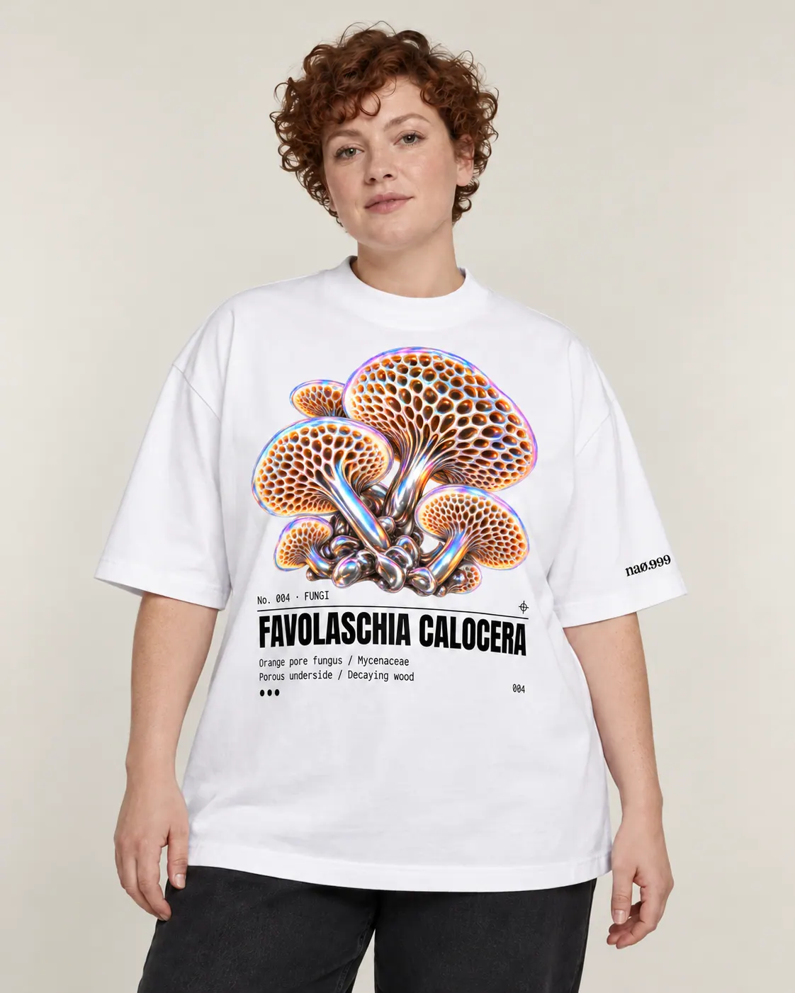 Favolaschia calocera, t-shirt blanc, porte